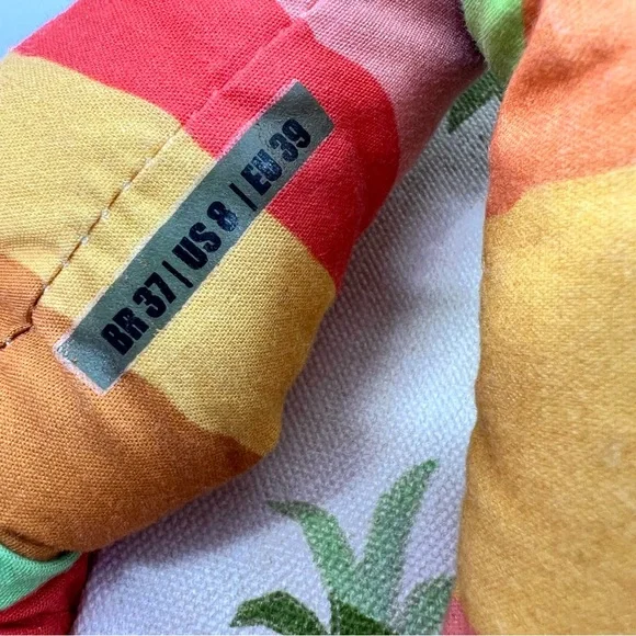 FARM Rio Pineapple Puffy Flip Flop Sandals 8 - Picture 13 of 14